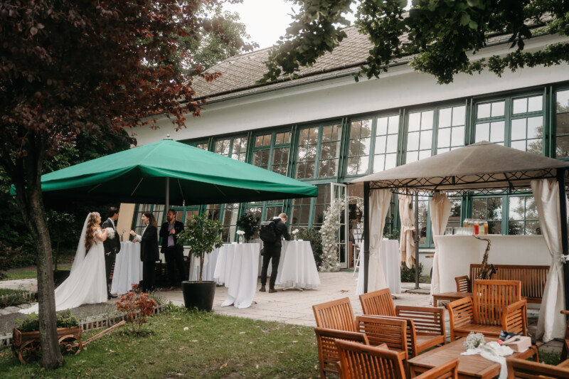 Eingang der ORANGERIE – Veranstaltungslocation Europahaus Wien
