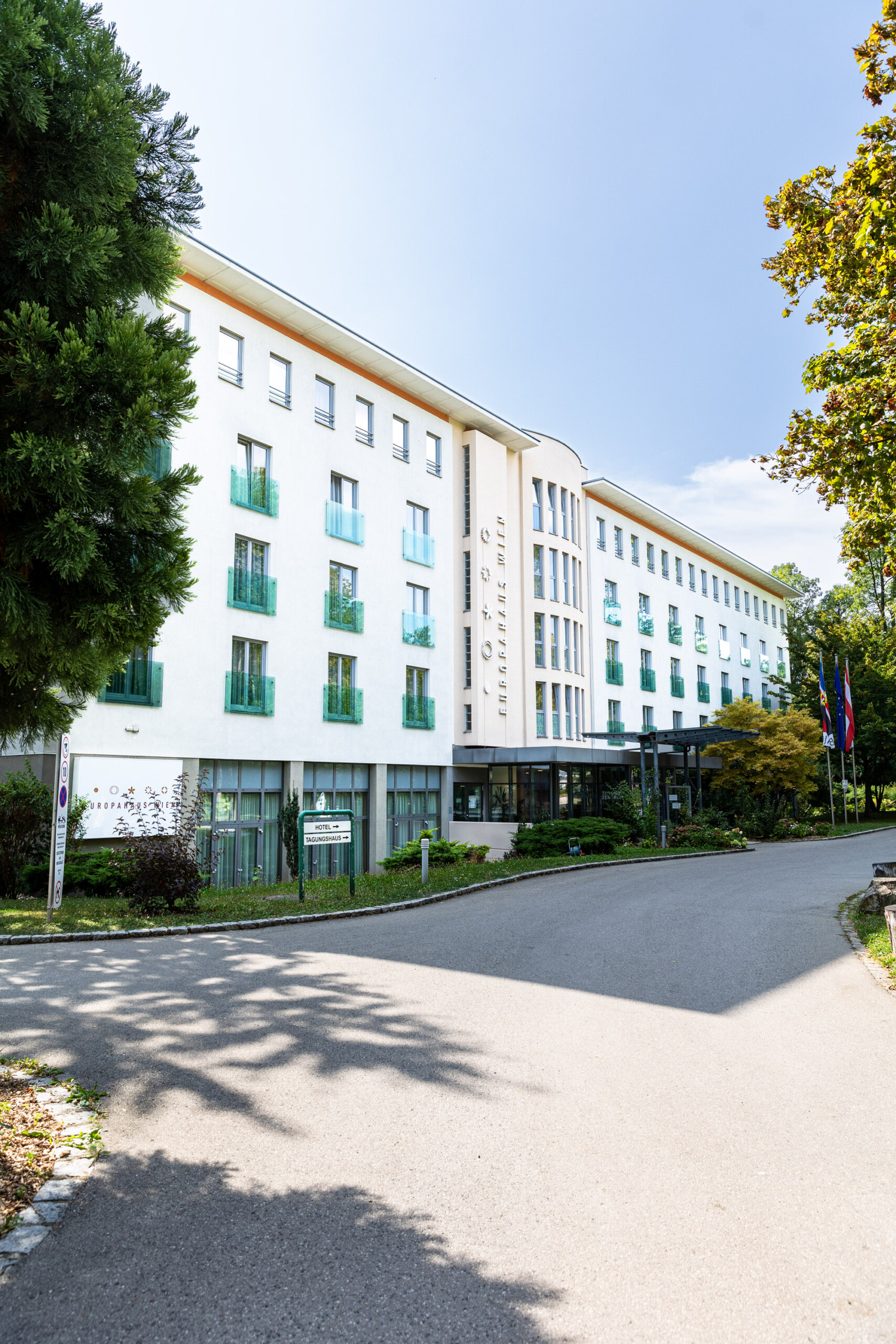 Eingang Tagungshaus Europahaus Wien 1140
