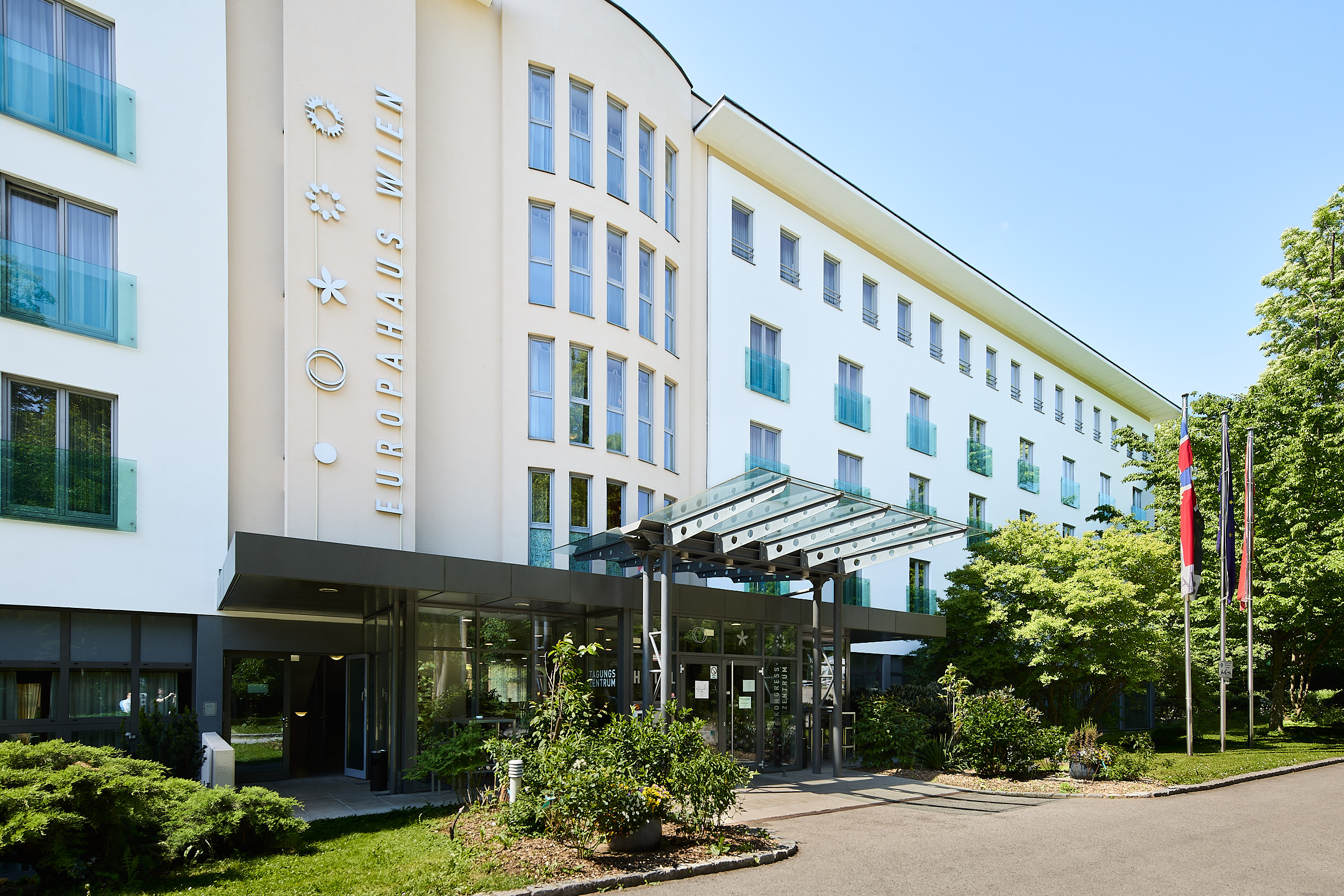 Hotel und Tagugungshaus Eingang Außenansicht – Europahaus Wien 1140